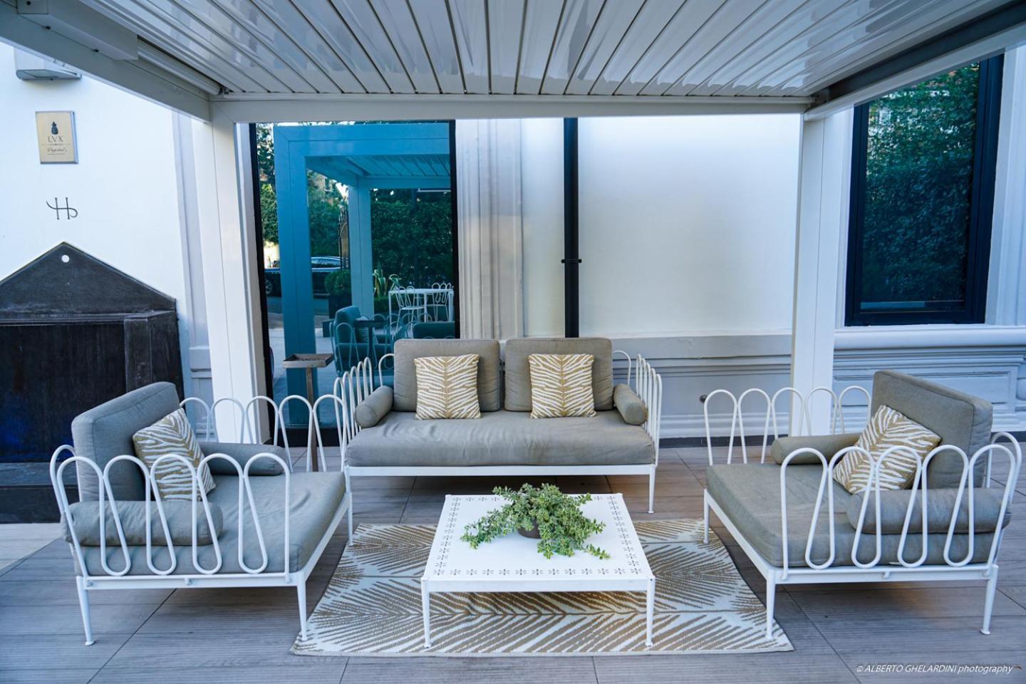 Lhp Hotel Montecatini Palace & Spa Exterior photo Outdoor furniture