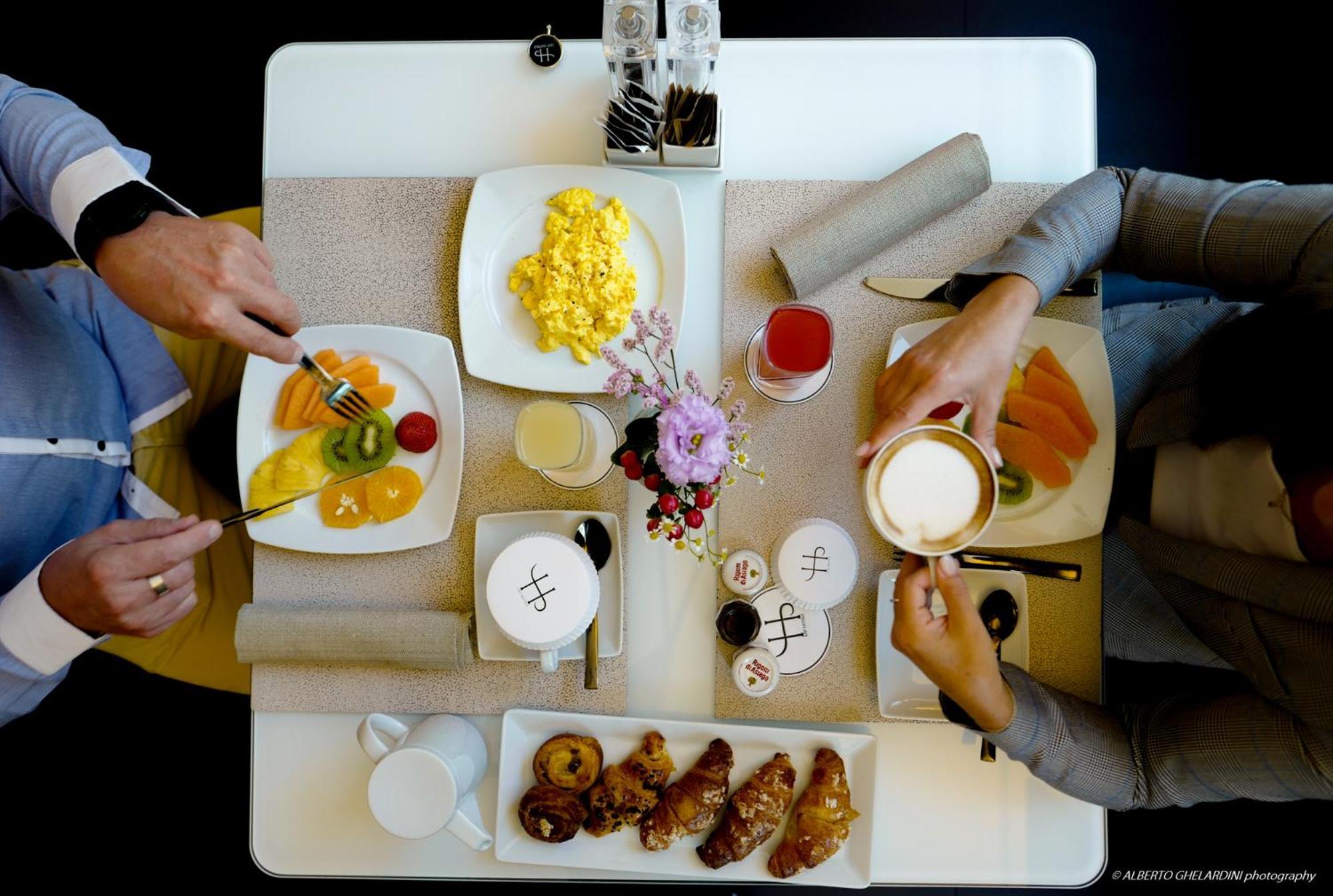 Lhp Hotel Montecatini Palace & Spa Exterior photo A typical breakfast in Israel
